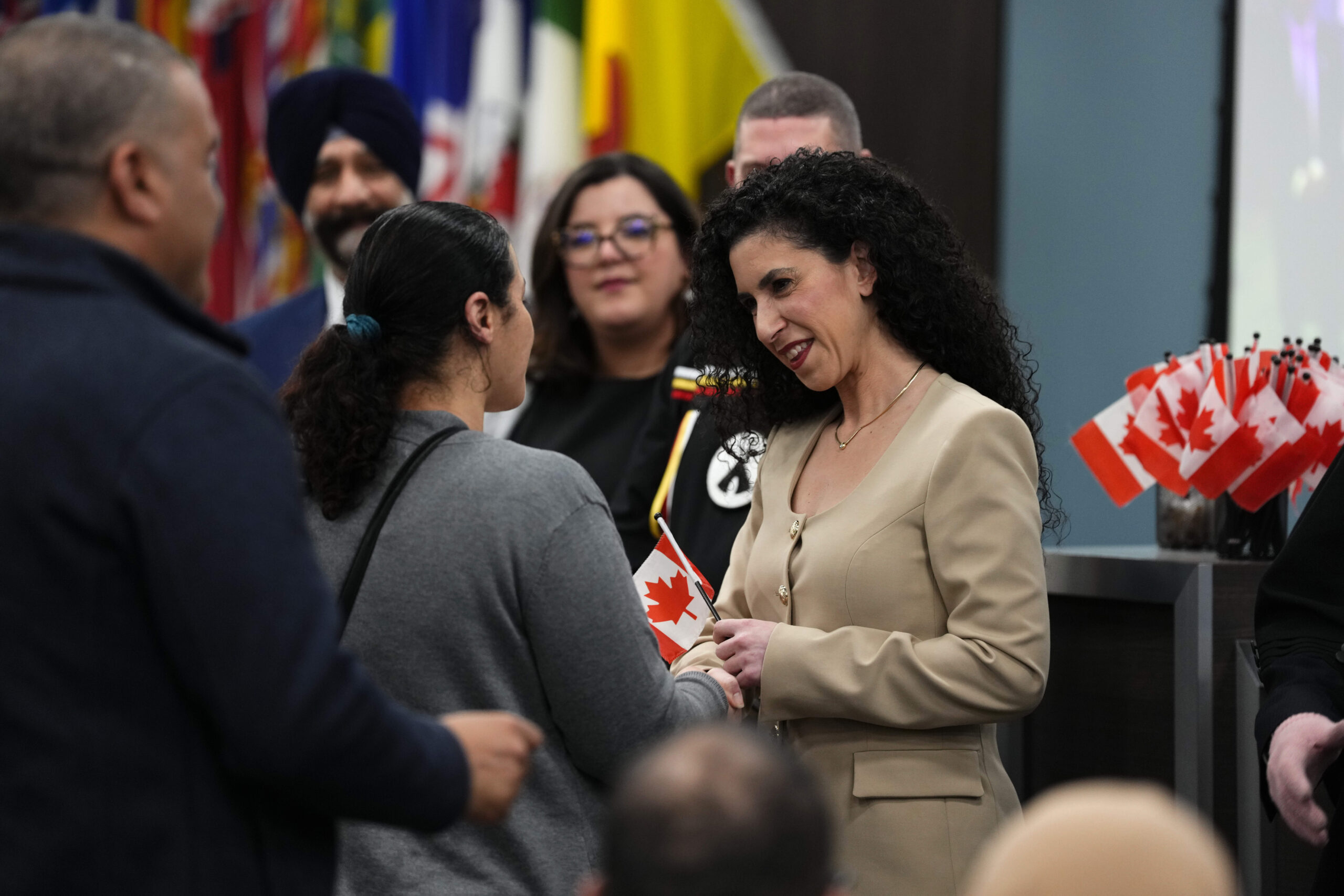 Rachel Bendayan, nouvellement nommée ministre de l’Immigration, des Réfugiés et de la Citoyenneté, défend une politique inclusive et ambitieuse pour l’avenir du Canada.